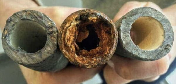 ống nước bị đóng cặn canxi