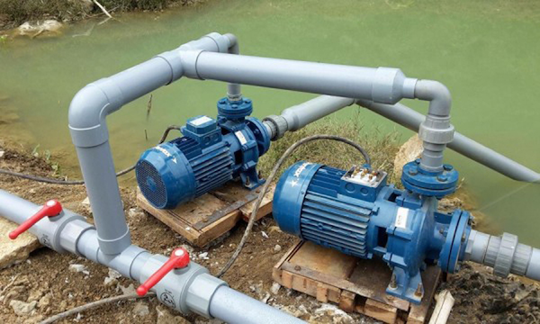 Máy bơm chạy nhưng không lên nước